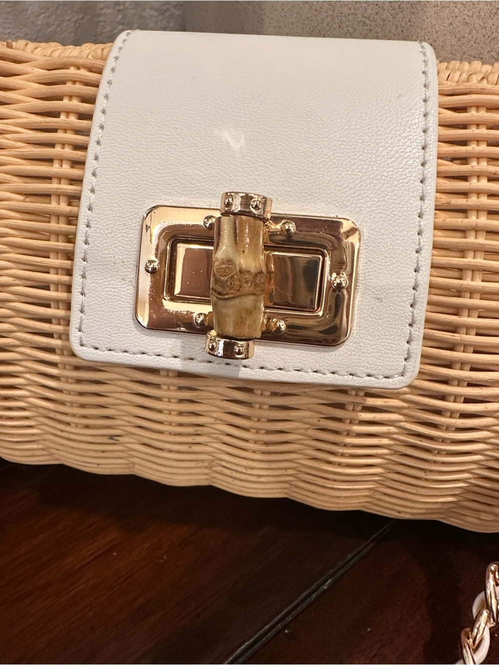 Tommy Bahama Cream Trim Natural Wicker Crossbody with Gold Chain - Picture 3 of 10